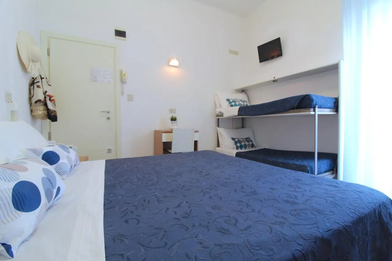 Hotel Kelly リミニ 2*,  イタリア